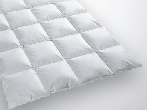 Couette 3/4 lavable avec housse en coton Mako, baffle interne et design anti-allergique