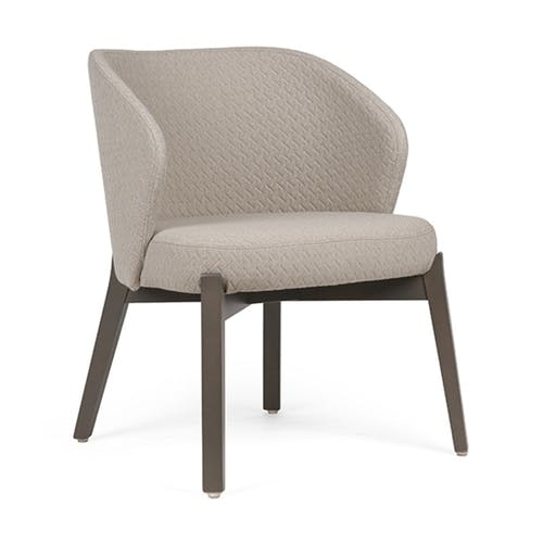Fauteuil design CASSALLO ELICIA MASS avec rembourrage confortable, en bois de hêtre massif et avec des revêtements sélectionnables